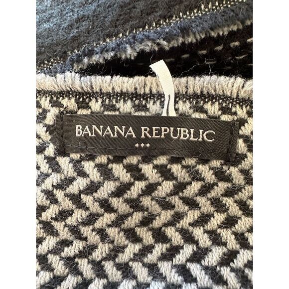 Banana Republic Women's Houndstooth Poncho Sweater Black & White - Picture 4 of 7